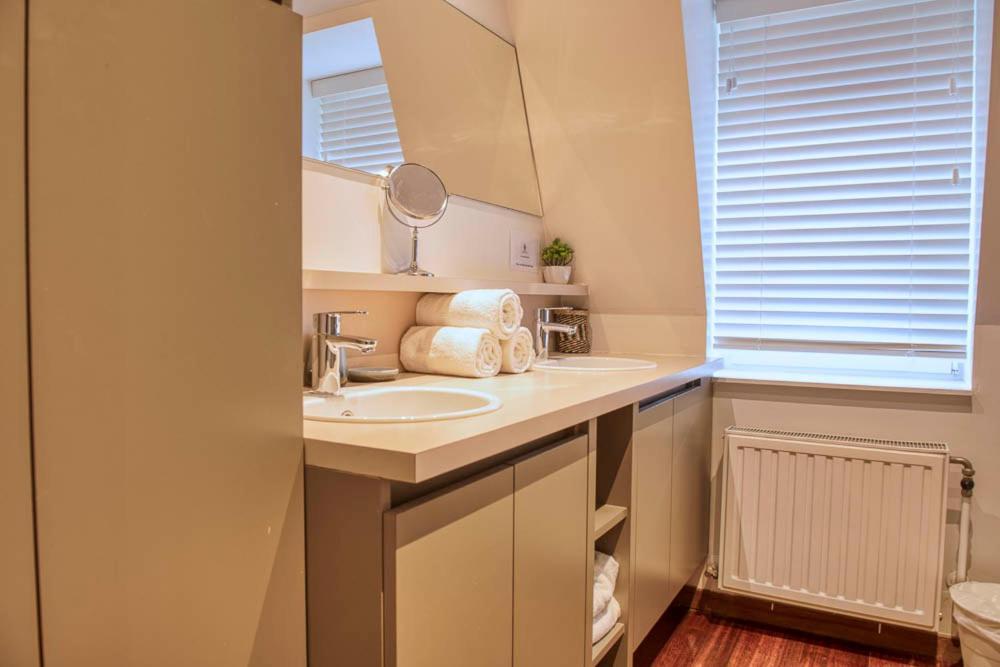 Beautiful City Center Apartments In Ghent Near Medieval Castle Gante Exterior foto